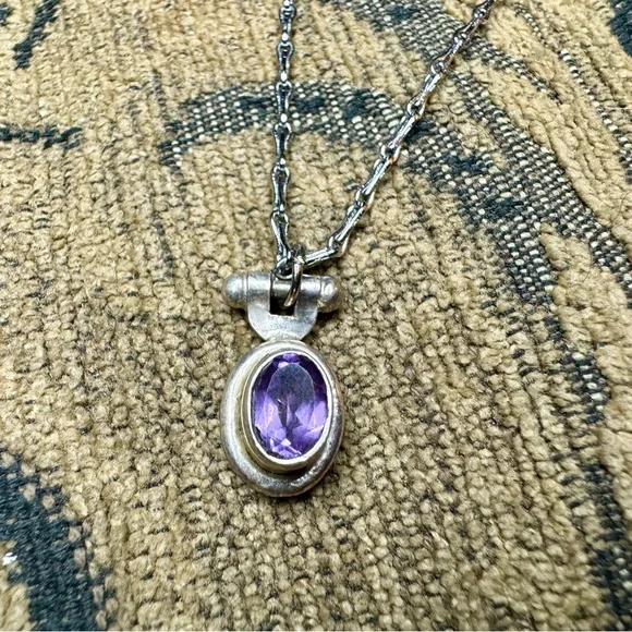 Amethyst and silver pendant with chain. - Picture 4 of 6